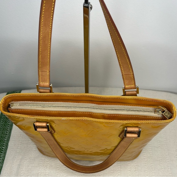 Louis Vuitton Houston Yellow Vernis Bag 🇪🇸 - Picture 8 of 13